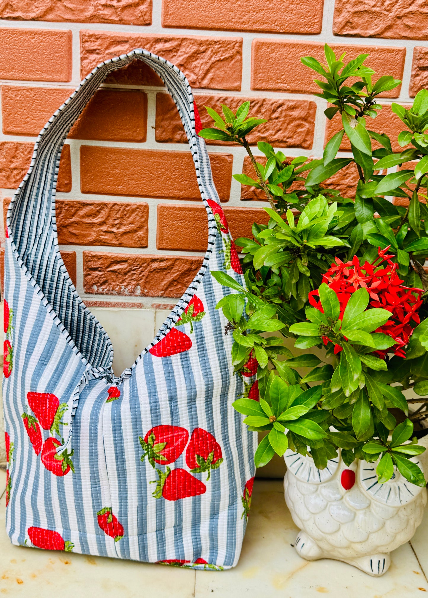 Grey strawberry zola bag